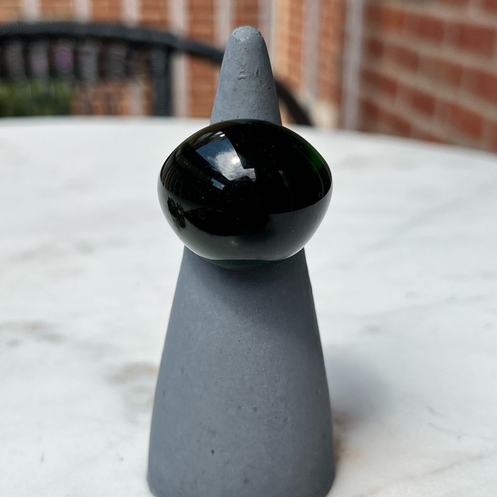 Green glass cocktail ring! Size 6